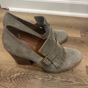 Kork-Ease Gray Suede Heeled Shoes